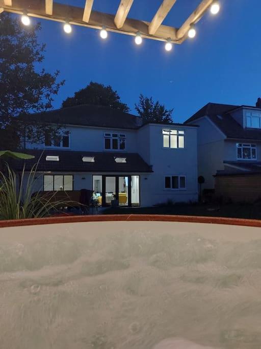 Beach House, With Bbq Lodge And Hot Tub! ボーンマス エクステリア 写真