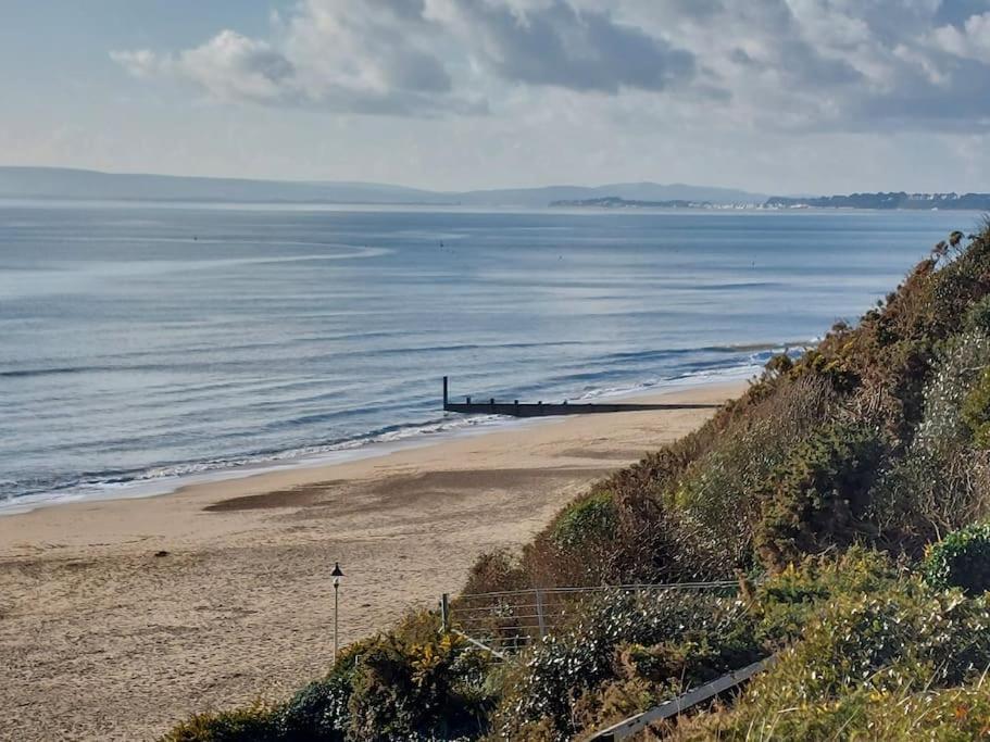 Beach House, With Bbq Lodge And Hot Tub! ボーンマス エクステリア 写真